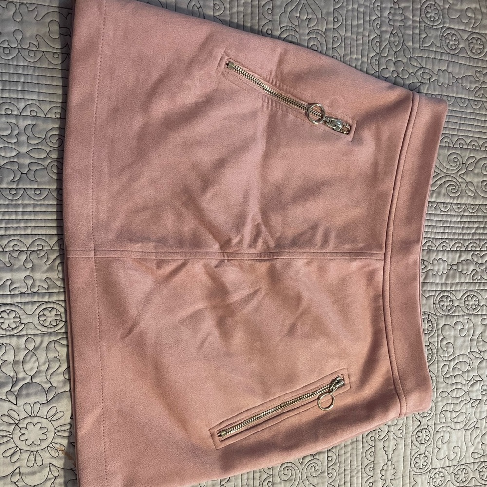 pink skirt